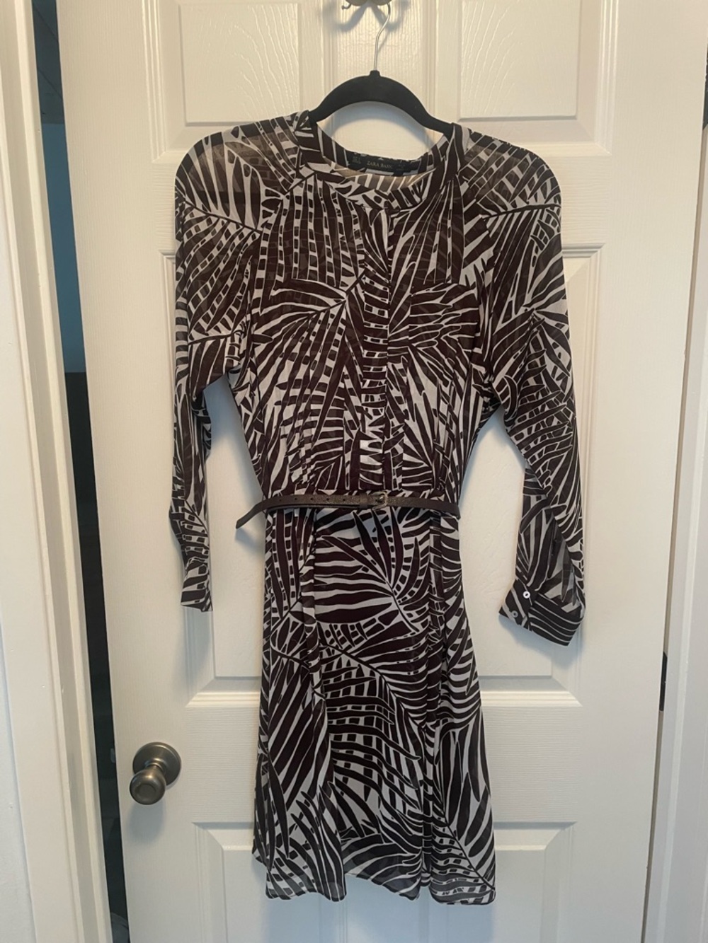 Zara Long-Sleeve Leaf-Print Dress in Brown and Cream, Size L